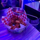 BBQ 치킨카페 | [ 홍대 ] 홍대 혼밥 가능한 비비큐 치킨 프리미엄 카페, BBQ치킨 홍대입구점 방문 후기