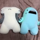 사메즈 모찌 상어인형 두마리 팔아요 이미지