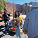 Shine City Project distribute food at the Doolittle Community Center 이미지