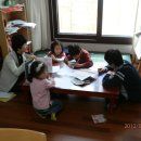 4월 18일 - 서로 책도 읽어주고 개나리 보러 갔다가 이상희 쌤과 그림책 수업도 한 날 이미지