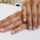 네일을즐기다 | 직관 필수 준비물! 응원봉 쥔 손끝까지 완벽하게 채우는 응암동 네일샵 ‘네일콤마샵’ 서머 아트 후기