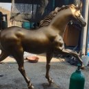 말조형물(동상) 이미지