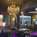 코코스(Cocos) | 대형스크린이 있는 단체로 오기 좋은 분위기 좋은 술집 ‘코코스 COCOS’, 웰시코기 강아지 너무 귀여워!