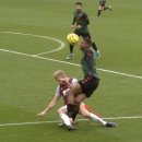 [BBC] 아스톤 빌라 클럽 레코드 웨슬리, 번리전에서 당한 부상으로 시즌 아웃 가능성 (움짤 有) 이미지