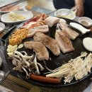 솥뚜껑생삼겹살 이미지