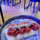 육회랑연어 이미지