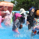 강남 어린이물놀이장 앞 이미지