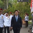 어쩌다 '정격 사열' 사진을 남긴 이재명 대통령! 이미지