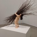 현대철망 | [론 뮤익 전시회 후기]: 거대하고 세밀한, 명확하면서도 기괴한