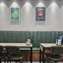 세븐일레븐 부산모라베스트점 | 11월 (2) 은행나무 아래에서 고도를 기다리며