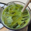 디지털미디어시티역4번출구 | 딸기&amp;말차! 스트로베리 말차라떼-투썸플레이스 가재울뉴타운점