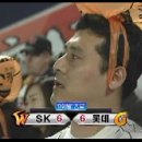 2011프로야구 롯데 vs SK 플레이오프 1차전_손아섭 병살로 9회말 종료를 목격한 방랑천사님의 망연자실ㅠ.ㅠ 이미지