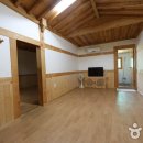 나비랑 한옥 이미지