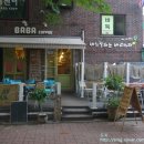 바느질하는바리스타