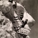 러시 모어 산의 만들기, 캘리포니아. 1935년에서 1941년까지 이미지