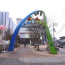 공설시장 대형주차장 | 군산 여행 군산공설시장 설 명절 장보기 매운 잡채 족발 맛집이 가득