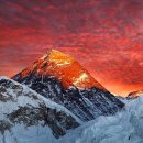 세계의 최고봉 에베레스트산 이미지