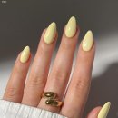 손끝에서 피어나는 네일아트 이미지