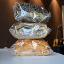 초량정 | 부산 빵지순례 필수코스 초량 디저트 맛집 웨이팅 꿀팁 부산역 초량 빵집 두바이 맘모스 후기 「초량온당」