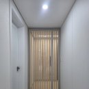 불당파크푸르지오1단지 | 천안 불당파크푸르지오 비대칭 중문 시공 후기, 독채 펜션 감성의 여닫이도어