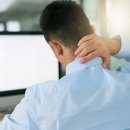 ‘가짜 두통’이 있다?... 사라지지 않는 두통, 머리 아닌 ‘목’ 살펴야 이미지
