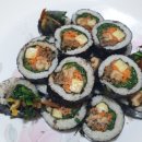 홍어회 무침과 김밥 이미지