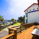 바다 위 언덕 이미지