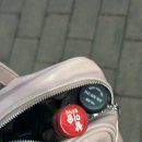 성수기 지난 해수욕장에 혼자 남아 모래성을 짓는 기분