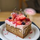 미디어씨티 | DMC 디지털미디어시티 감성 카페 코테슬로 후기｜비주얼까지 완벽한 Strawberry B.B Cake