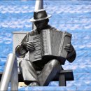 아코디언 켜는 사람 이미지