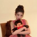 인형보다 더 인형 같은 비주얼?…비현실적인 비율과 미모 장원영, 비현실적 인형 미모로 시선 강탈 이미지
