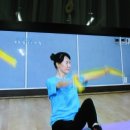 시니어 요가 이미지