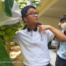 Environmental Club students got the inside scoop on banana harvest today! 이미지