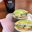 달리는 커피 이미지