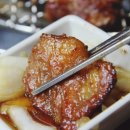 골목 돼지 이미지