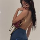 이렇게 아름다운 뒤태라니!…제니가 '제니'했다 "@dazedkorea와 @chanelofficial" 이미지