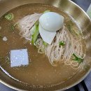 100년의 전통, 냉면권가에서 맛보는 최고의 냉면!