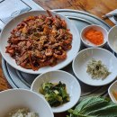 이미견 밥엔 낙지볶음 | [홍천 맛집] 매콤한 낙지볶음 깻잎쌈에 날치알 톡톡, 계란찜까지 완벽한 한상!