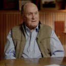 Robert Duvall, Amazon 데이터 센터 반대 시위에 동참Robert Duvall은 열정적인 연설에서 버지니아를 '천국 앞의 이미지