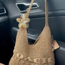 천연가죽 다용도 파우치 | 여름을 기다리는 가장 힙한 자세, 코치 브루클린 라피아 숄더백 28 &amp; 39 전격 분석