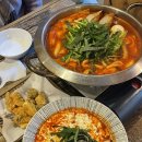 이화웰빙마차 | [신촌 맛집] 이대앞 국물 떡볶이 맛집 카우떡볶이 (feat. 규현 추천 맛집)