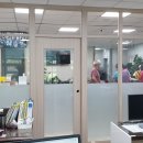 사무실 유리칸막이공사 래핑칸막이 가벽설치 이미지