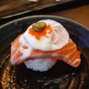 육회랑연어 이미지