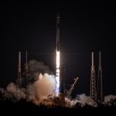 SpaceX, 기록적인 20번째 비행에서 Falcon 9 부스터 발사 이미지