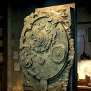 안티키테라 메커니즘(Antikythera Mechanism)으로 알려진 장치 이미지