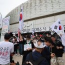 [속보] 선관위 국조특위·경찰, 봉쇄 27일만 시위대 강제 해산.. 현장 조사 위해 개표소 진입 이미지