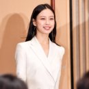 숲속에서 이미지