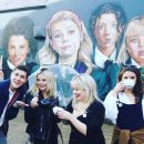 Friends (시즌1, 1화, 장면3-ROSS’ APARTMENT) | 넷플릭스 드라마 &#39;데리걸스(Derry Girls)&#39; – 90년대 북아일랜드 갈등 속, 웃음 가득한 하이틴 코미디