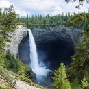 Mount Robson & Fraser River at Rearguard Falls, British Columbia, Canada 이미지