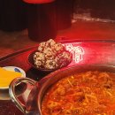 홍대 닭발 맛집 &#39;금호동매운불닭발포장마차&#39; / 마포구 서교동 술집 / 실내포차 감성 매운음식 추천